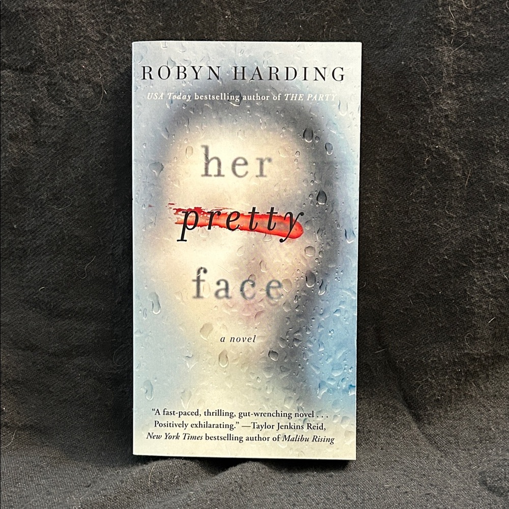 Her Pretty Face, Robyn Harding, paperback